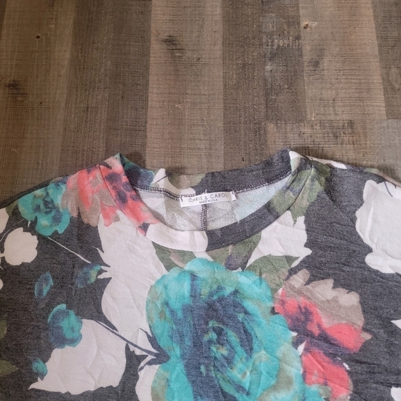 - CHRIS and carol long sleeve crew size XL - Picture 2 of 5